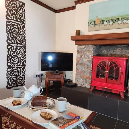 The Old School Caeathro, Snowdon, Eryri And Yr Wydffa Cottages Caernarfon Room photo
