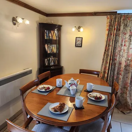The Old School Caeathro, Snowdon, Eryri And Yr Wydffa Cottages Caernarfon Room photo
